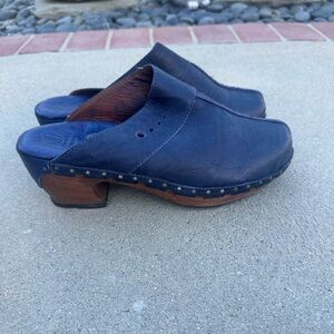 Sergio Tomani blue clogs size 41